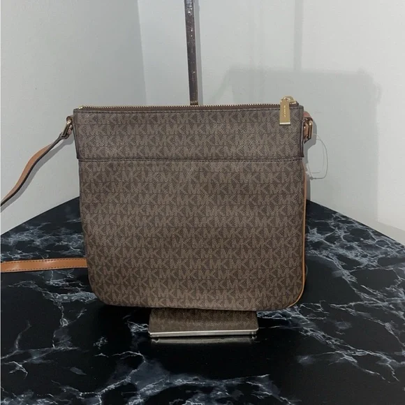 MICHAEL KORS Women’s Handbag Crossbody Logo Bag Brown Acorn AUTHENTIC - Picture 11 of 15